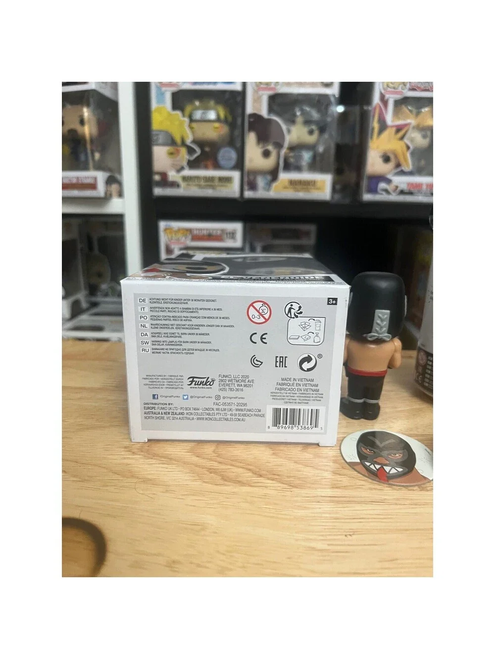 Two El Venenoide Venom Lucha Funko Figures Pop #707 LIMITED EDITION Soda Marvel
